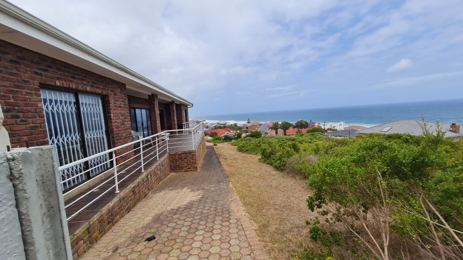 5 Bedroom Property for Sale in Dana Bay Western Cape